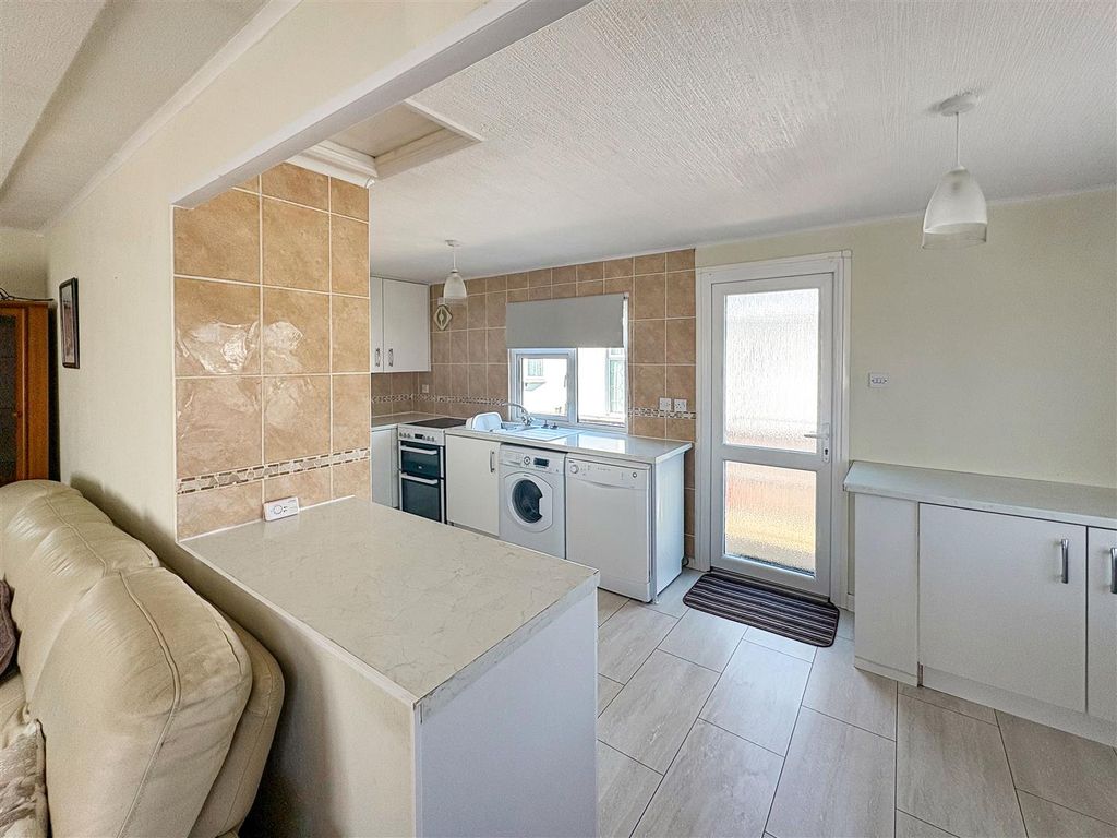 Property photo 3 of 16 Image00023.Jpg