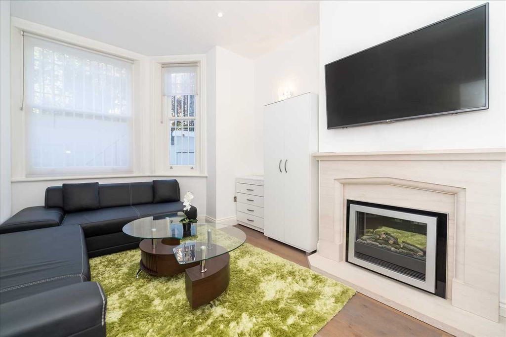 Property photo 2 of 9