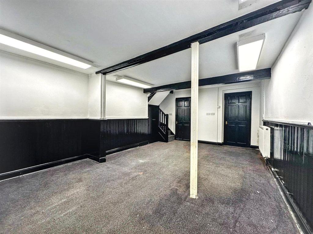 Property photo 2 of 9 Office Space