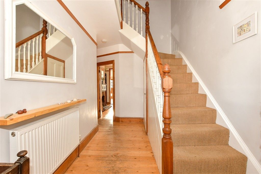 Property photo 2 of 18 Hallway