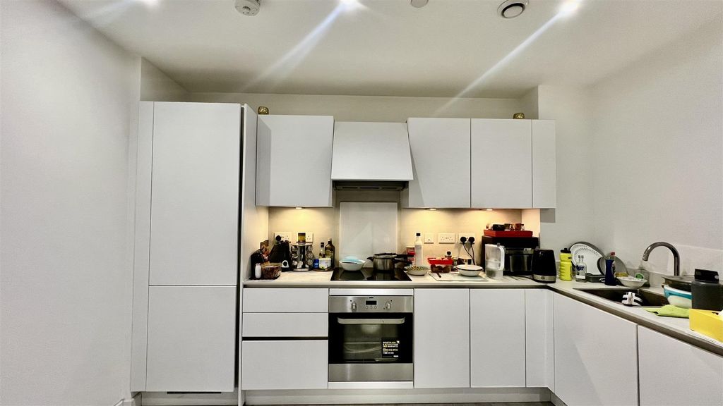 Property photo 1 of 8 Kitchen