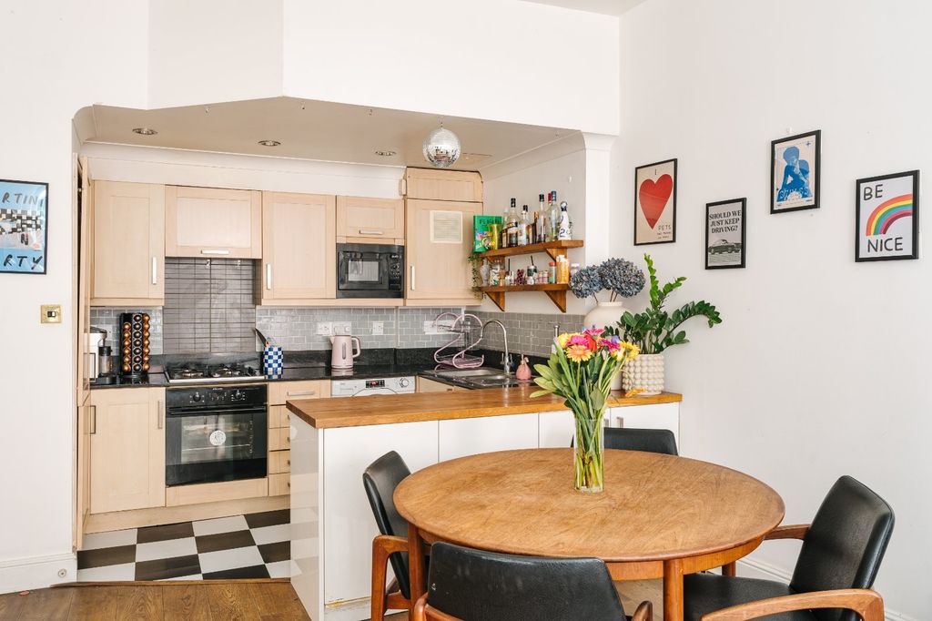Property photo 3 of 18 Kitchen Diner