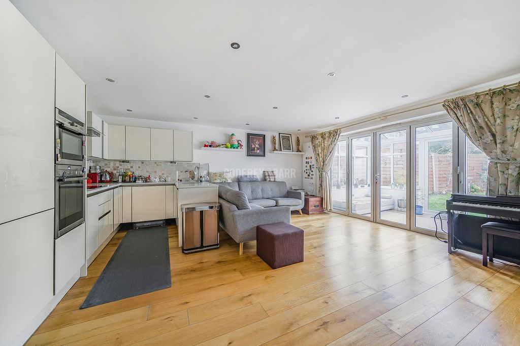 Property photo 2 of 19