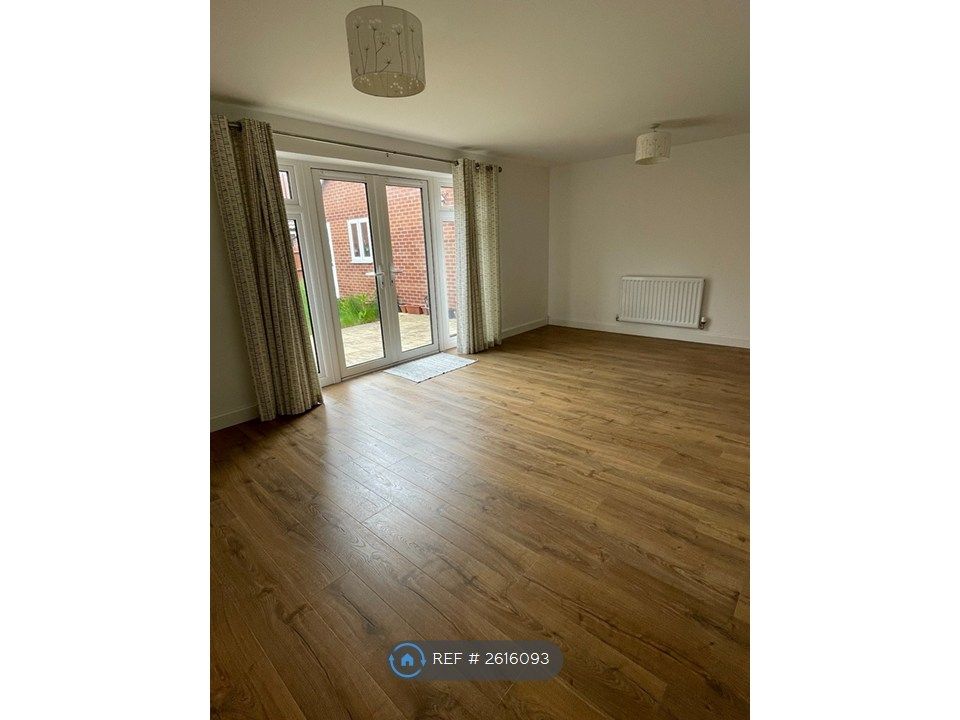 Property photo 3 of 13 Living Room
