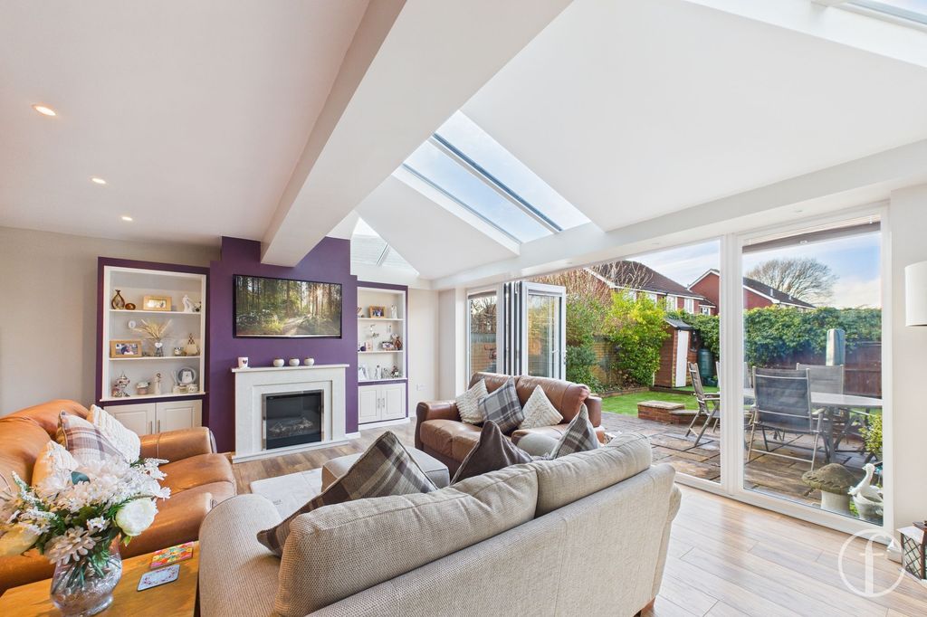 Property photo 2 of 20