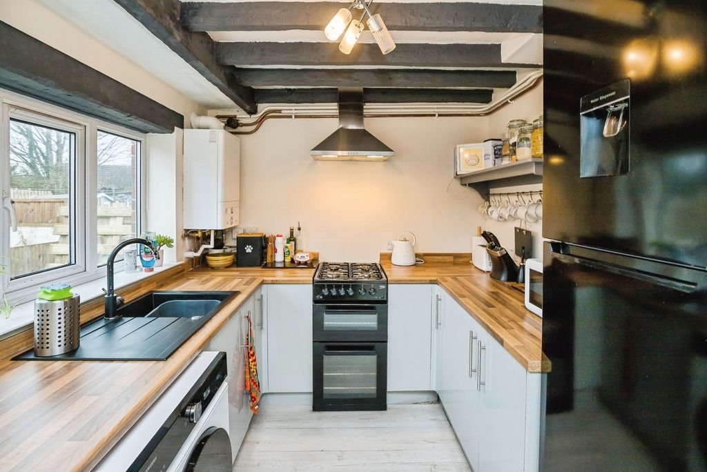 Property photo 3 of 13 Kitchen