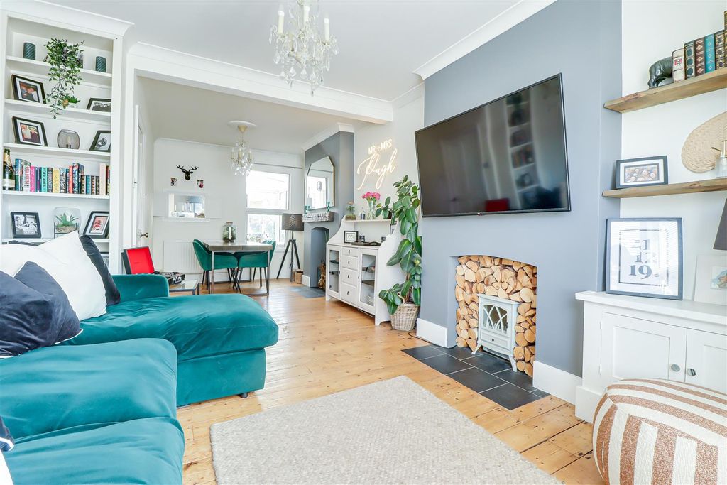 Property photo 2 of 24