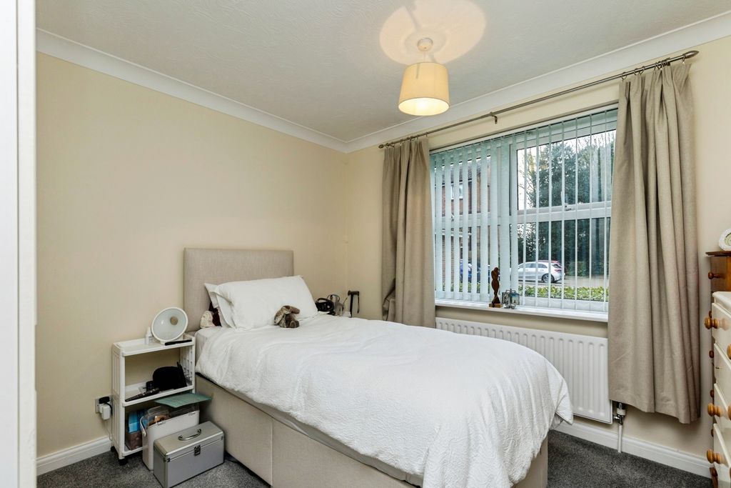 Additional image 8 of 2 bed flat for saleGreenacres, North Parade, Horsham, West Sussex RH12