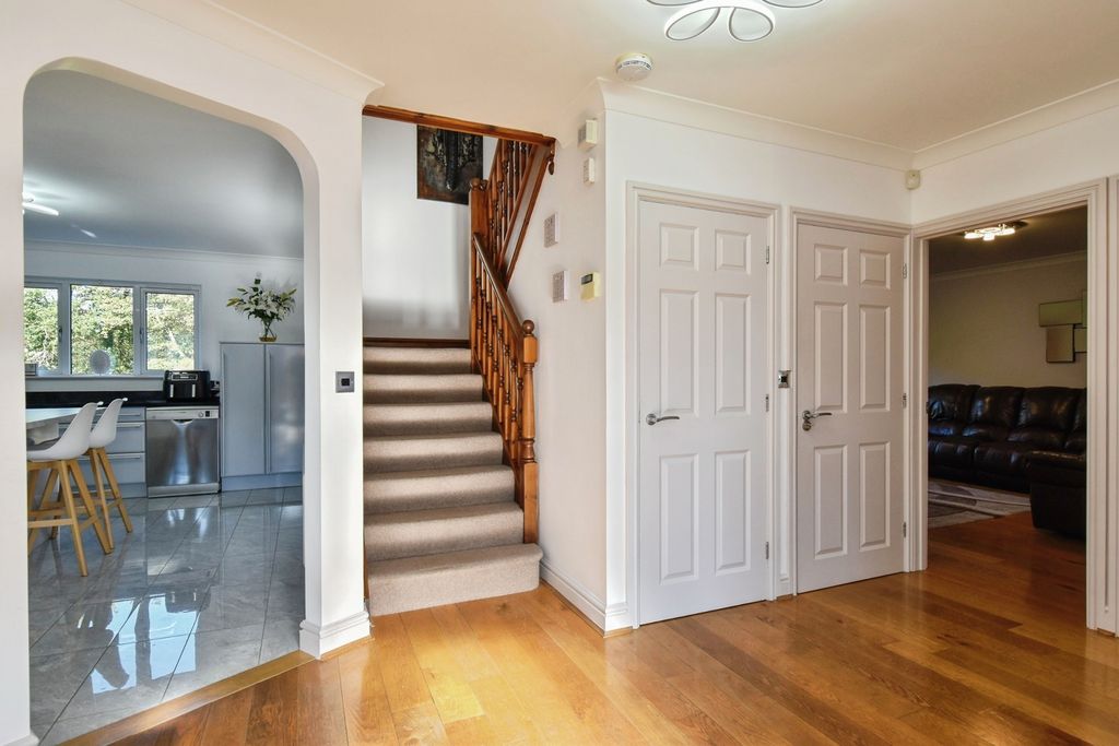Property photo 3 of 27 Pbox-Img.Jpg