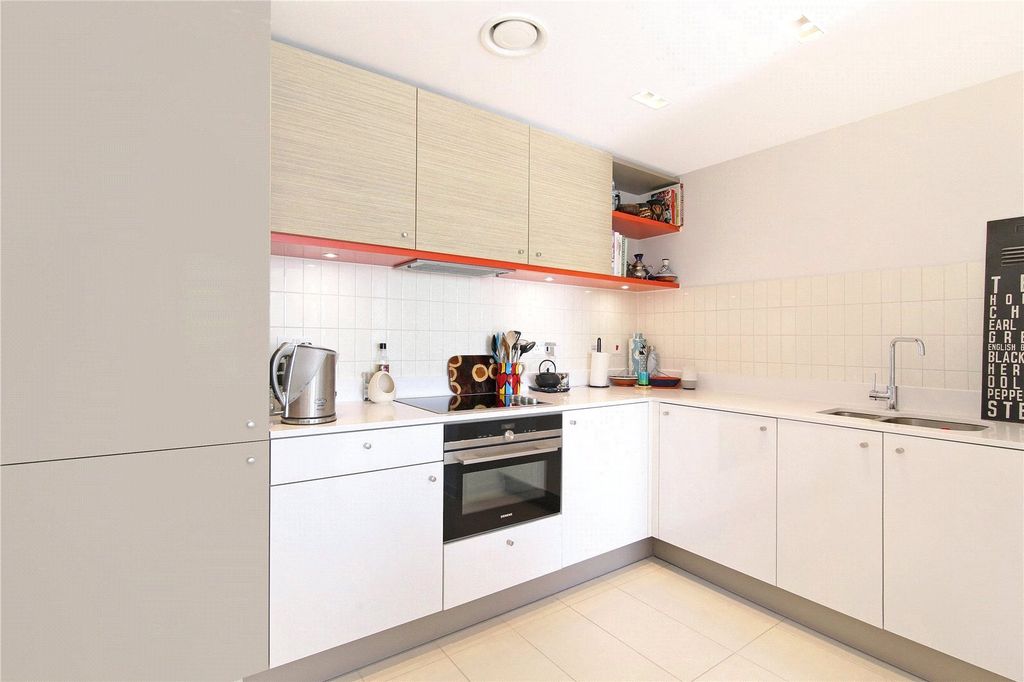 Property photo 3 of 7 Picture No. 44