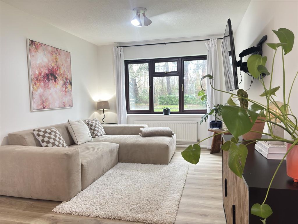 Property photo 2 of 16 Living Room 2