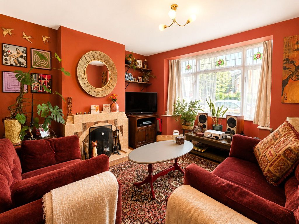 Property photo 2 of 17 Lounge