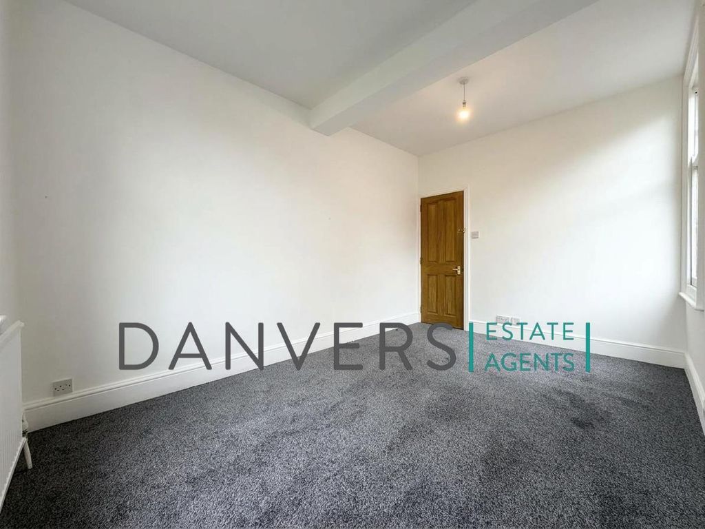 Property photo 2 of 13 Bed 3.Jpg
