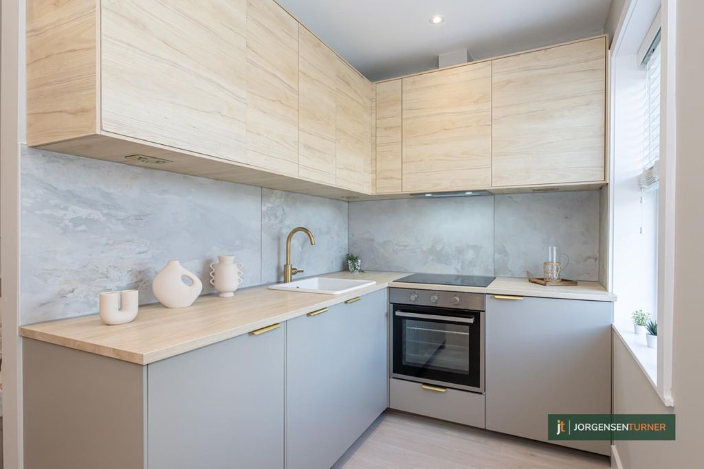 Property photo 2 of 9 Kitchen .Jpg