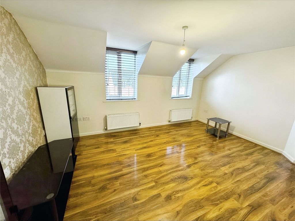 Property photo 2 of 6 Lounge