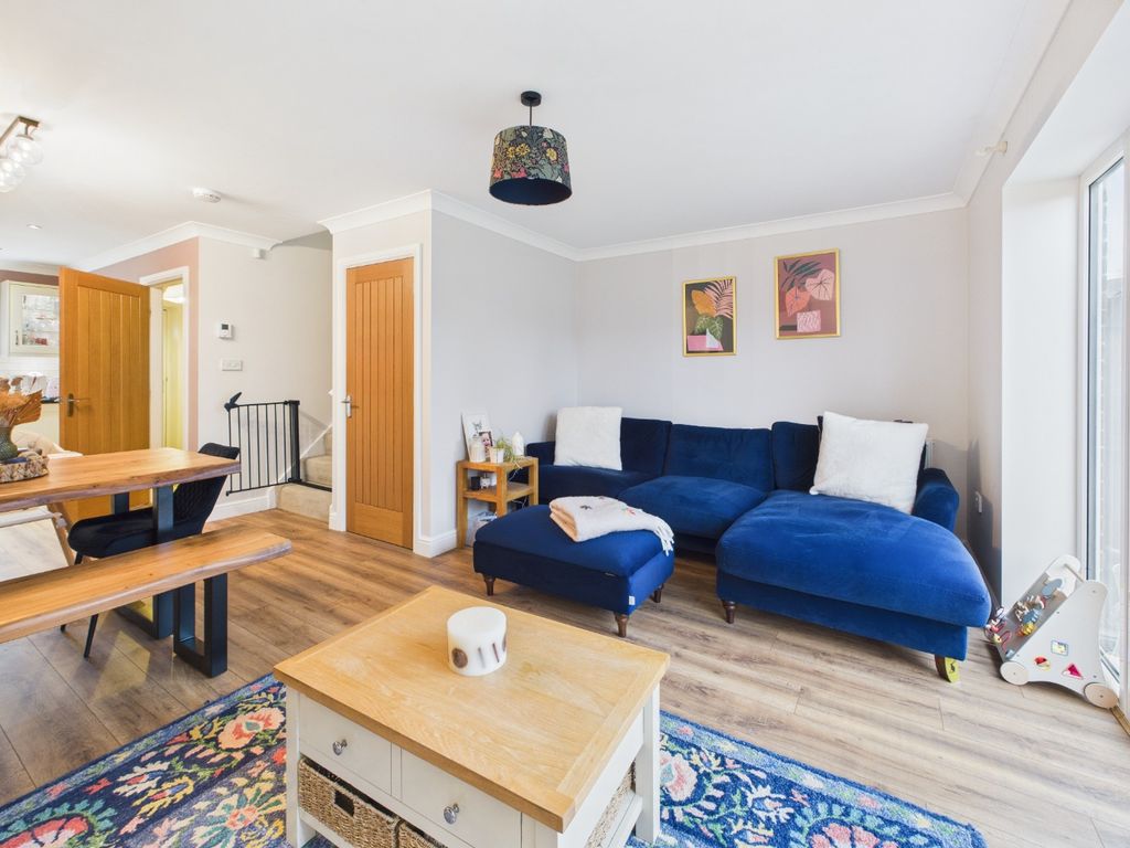 Property photo 3 of 21 4653557