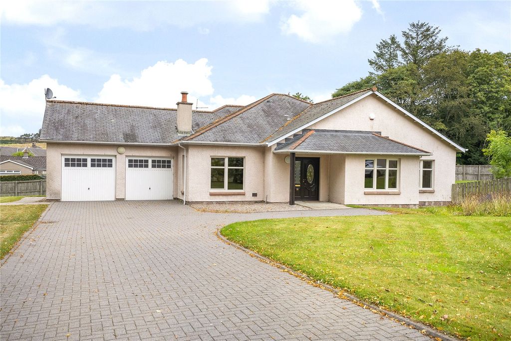 Property photo 1 of 36 Mackenzie Drive