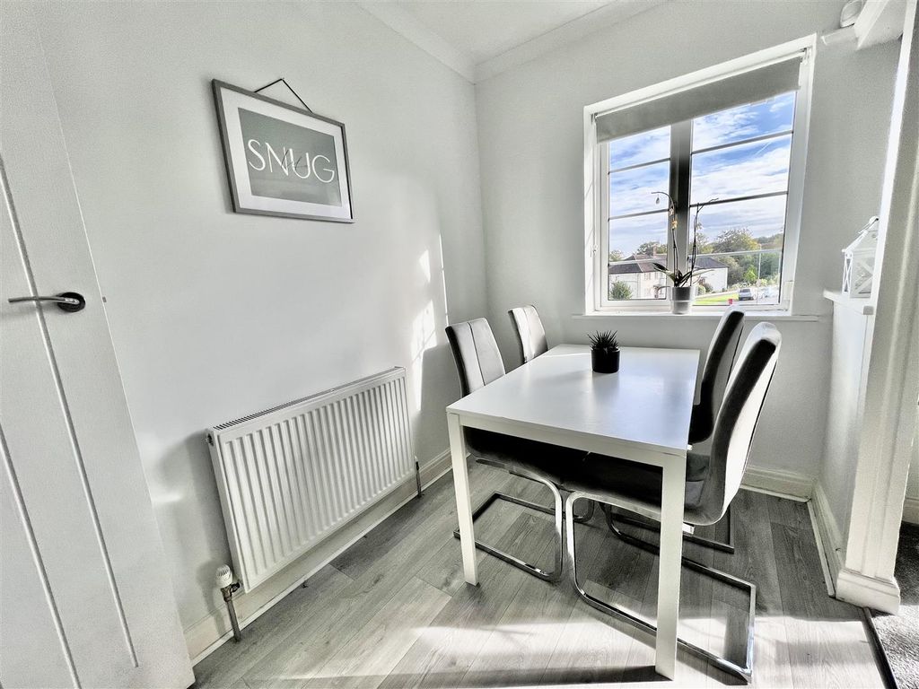 Property photo 3 of 8 3A.Jpeg