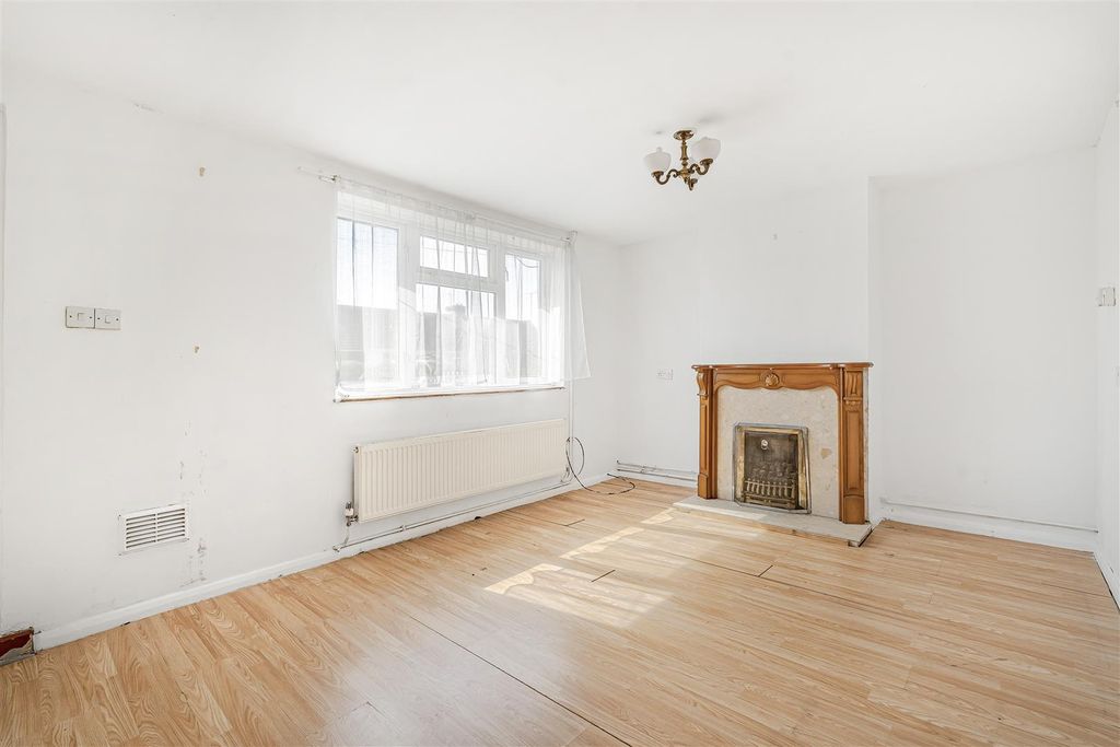 Property photo 2 of 18 22_58460.Jpg