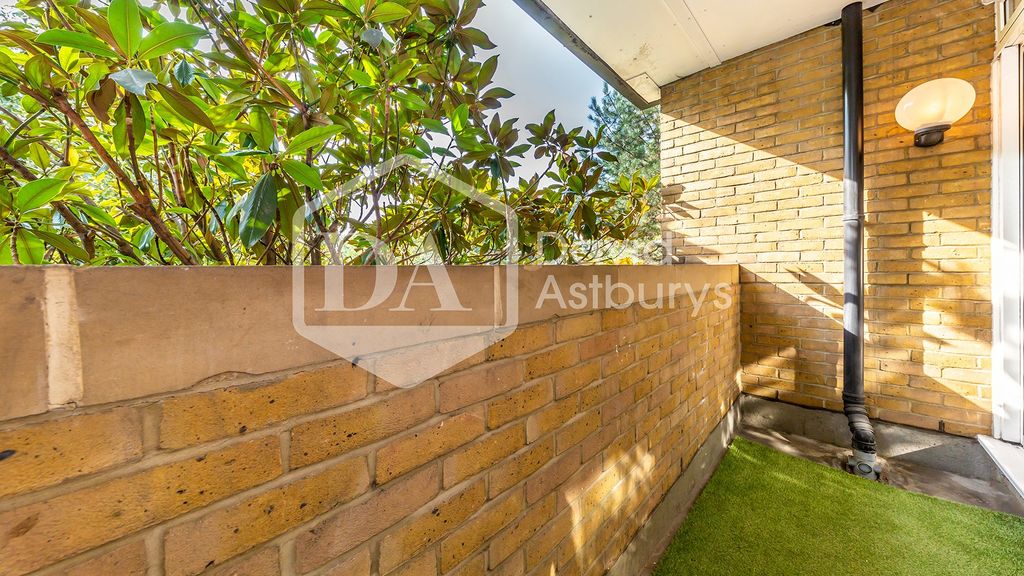 Property photo 3 of 11