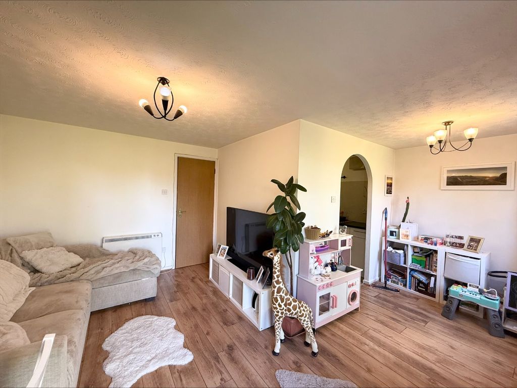 Property photo 2 of 11 Picture No. 16