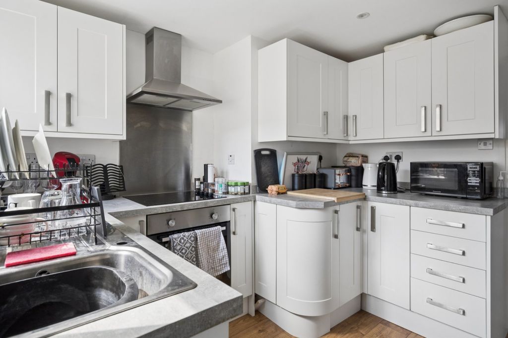 Property photo 2 of 17 Kitchen