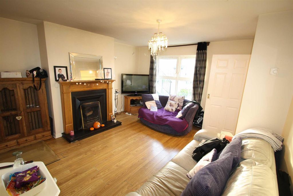 Property photo 3 of 18