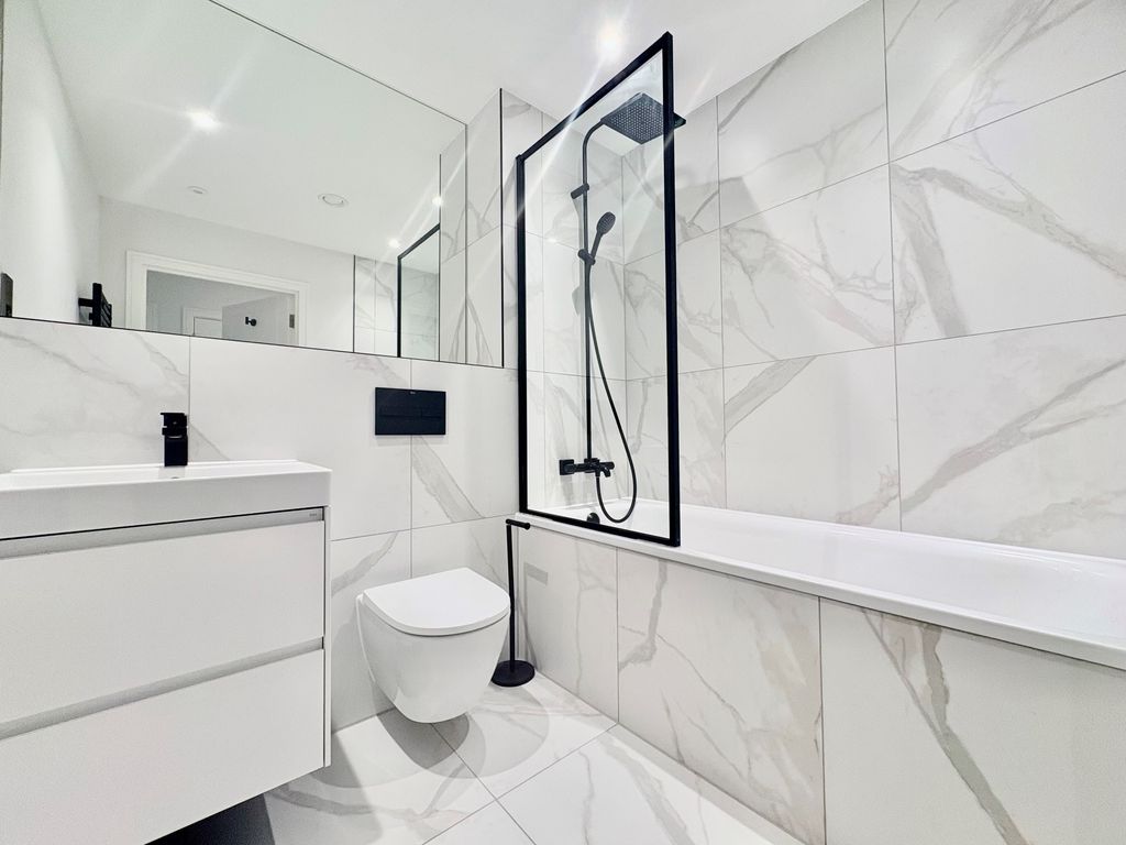 Property photo 3 of 4 Balcony