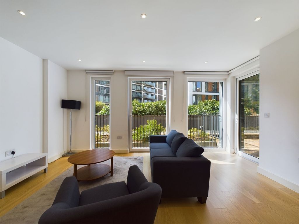 Property photo 2 of 17