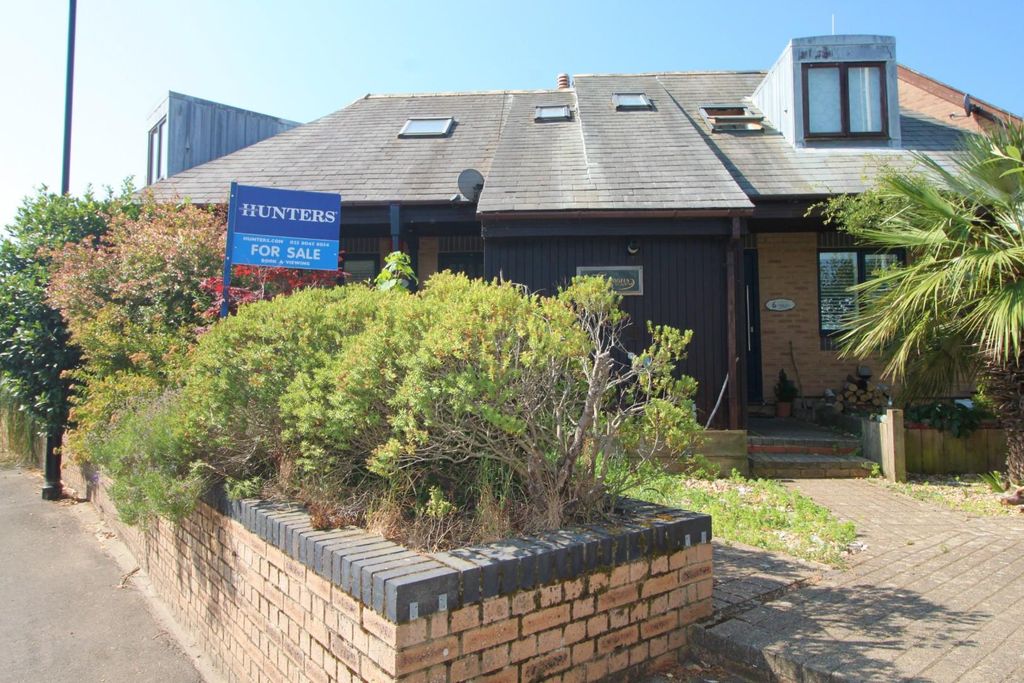 Property photo 2 of 33 Frot 2 New.Jpg
