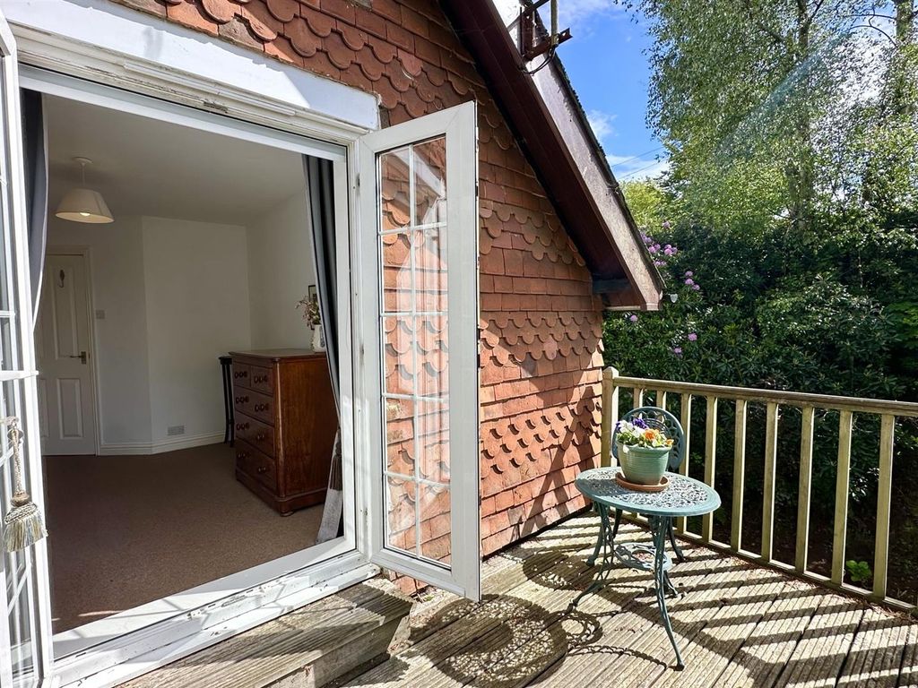 Property photo 2 of 18
