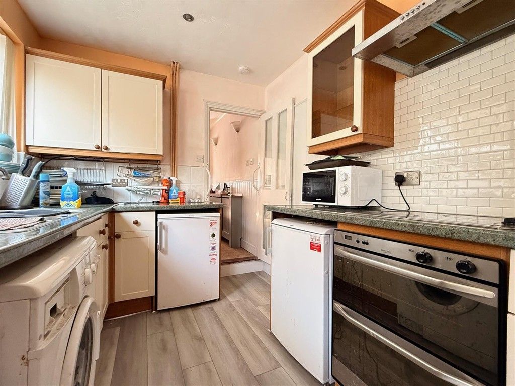 Property photo 3 of 5 Kitchen