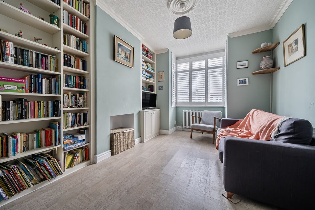 Property photo 3 of 13