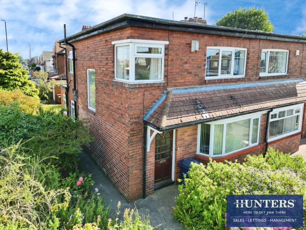 Property photo 1 of 12 External