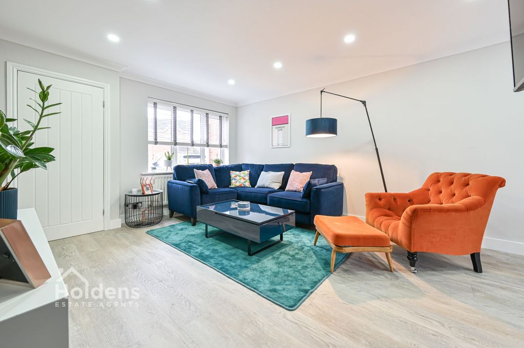 Property photo 2 of 21