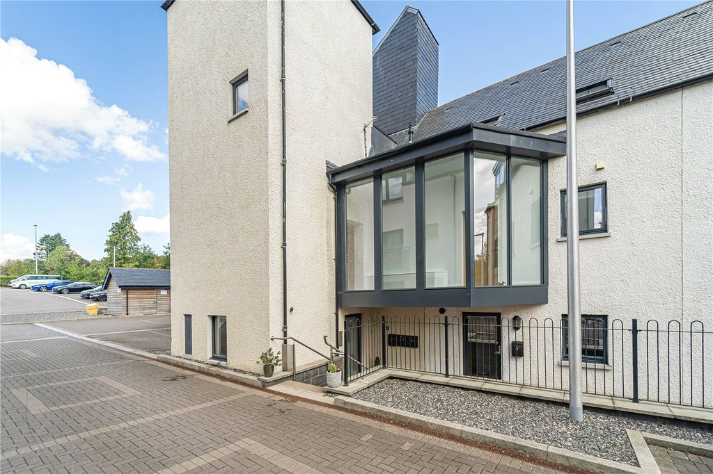 Property photo 2 of 37 North Deeside 36