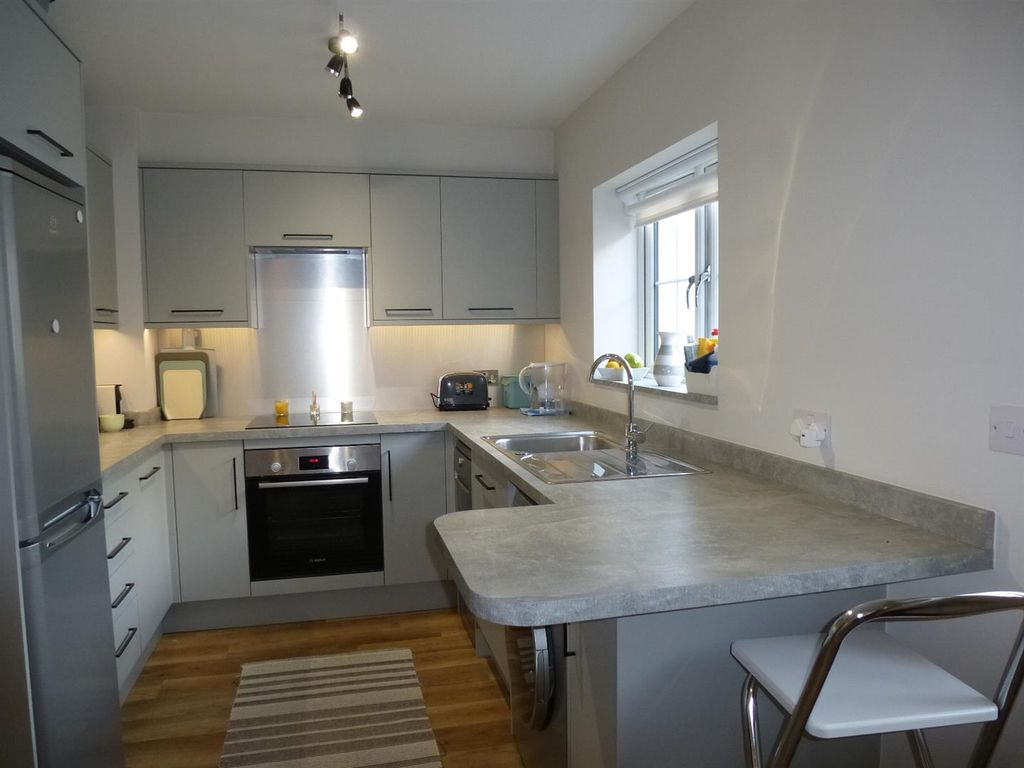 Property photo 3 of 10 Kitchen Dressed - Flat B, Armoury House.Jpg