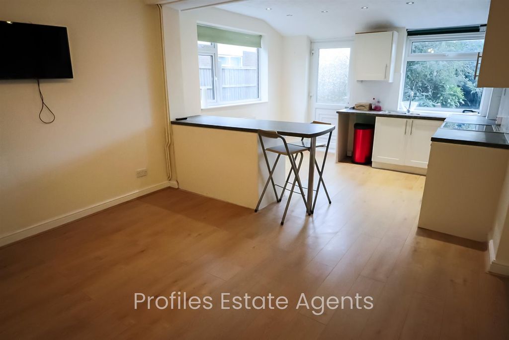 Property photo 3 of 9 3.Jpg