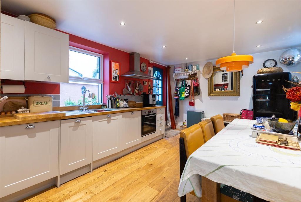 Property photo 3 of 14 Kitchen Diner