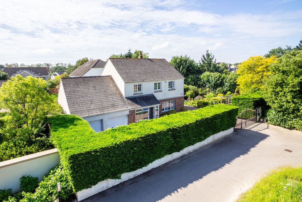 Property photo 1 of 36