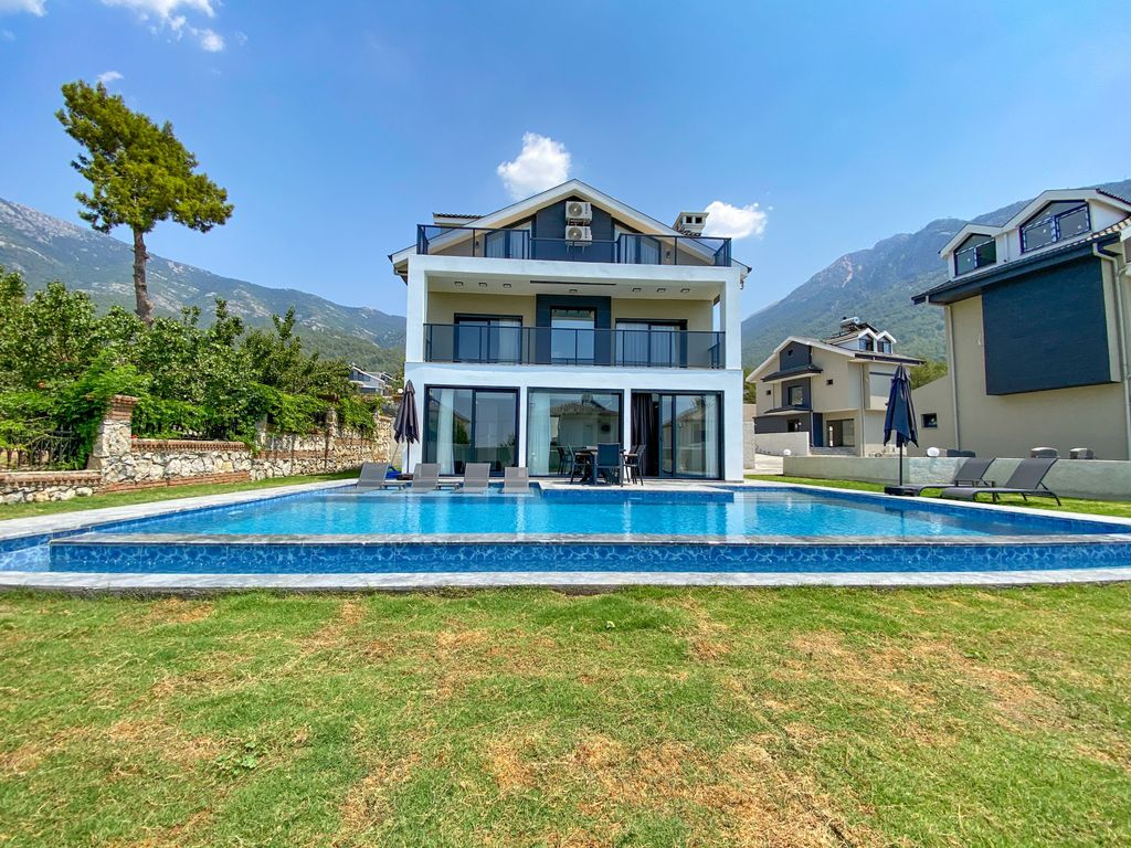 Property photo 2 of 19 Sea View Luxury Property For Sale In Fethiye - Larger Than Average Private Plot