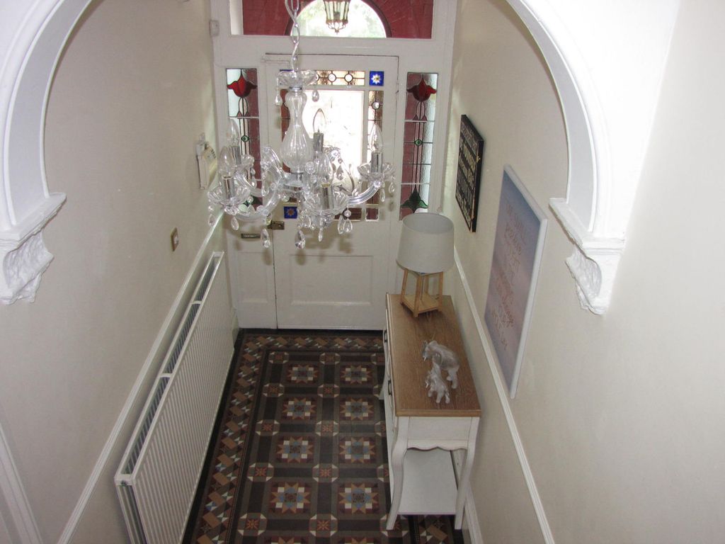 Property photo 2 of 18