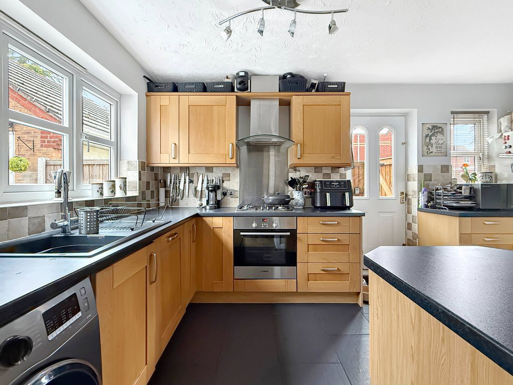 Property photo 2 of 26