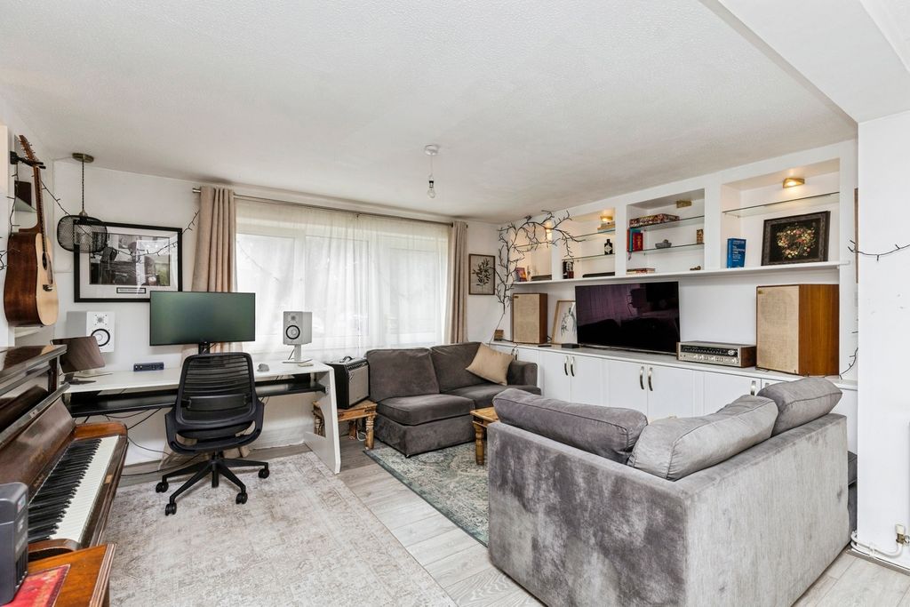 Property photo 1 of 15 Pbox-Img.Jpg