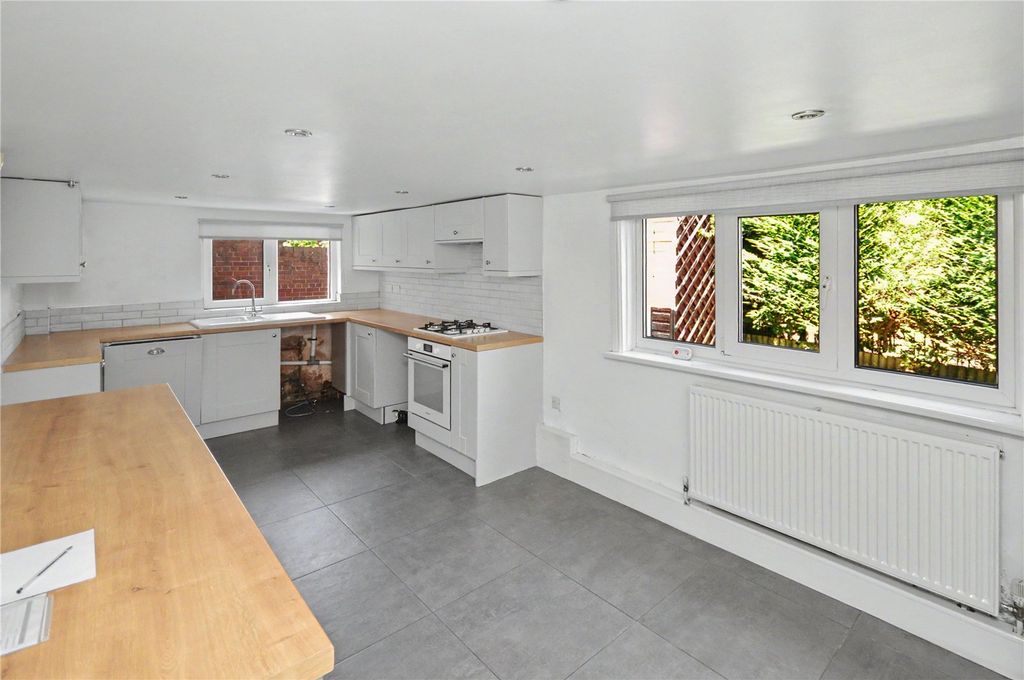 Property photo 2 of 11 Picture No. 19