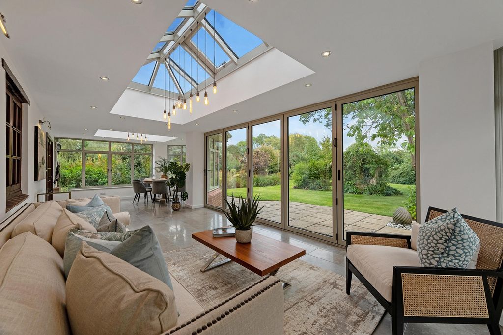 Property photo 2 of 36