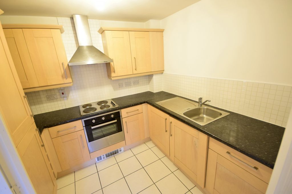 Property photo 3 of 6 Kichen