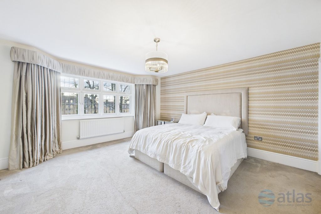 Property photo 2 of 24 Bedroom One