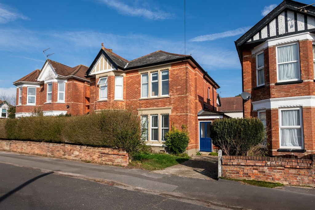 Property photo 1 of 23