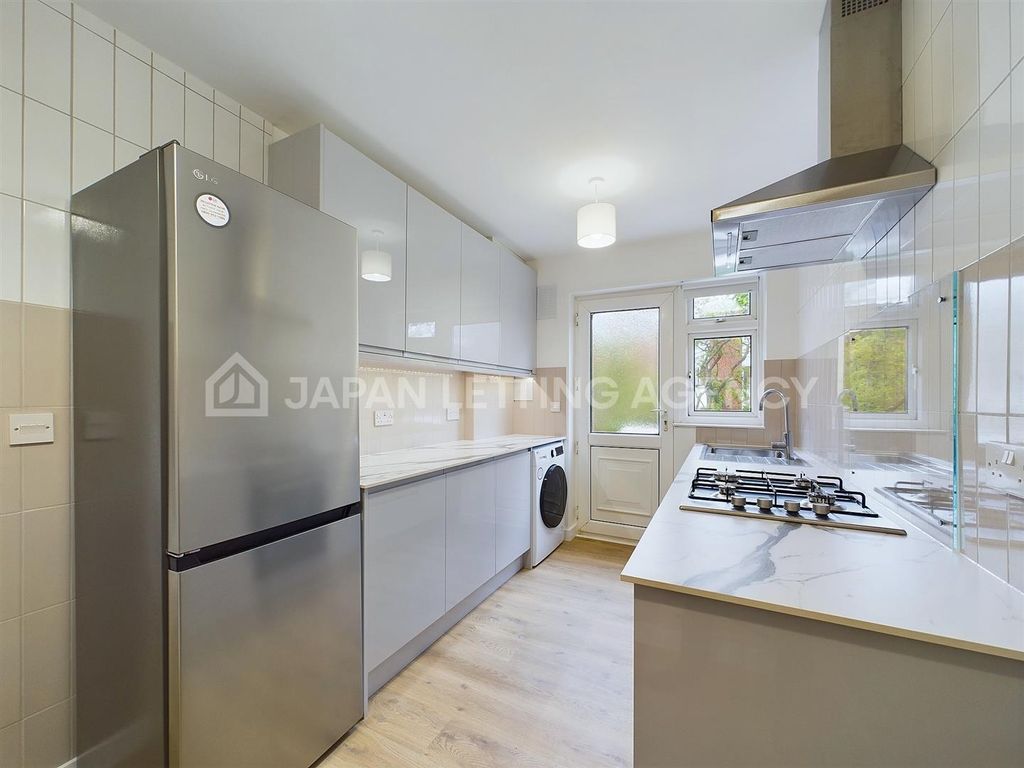 Property photo 1 of 8 Cam02206G0-Pr0101-Still003.Jpg